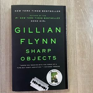 Sharp Objects by Gillian Flynn, Book, Novel